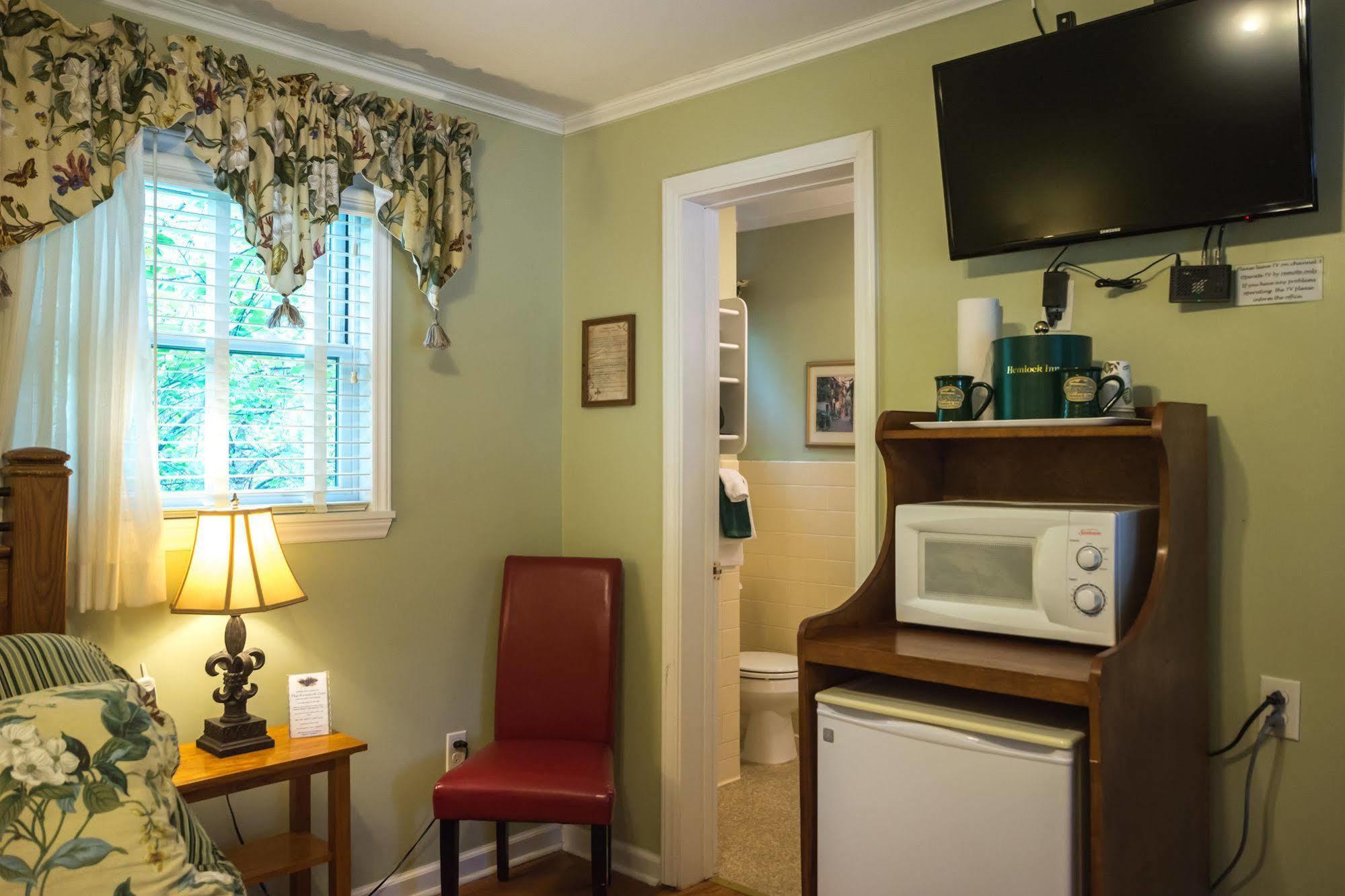 Hemlock Inn Blowing Rock Bagian luar foto