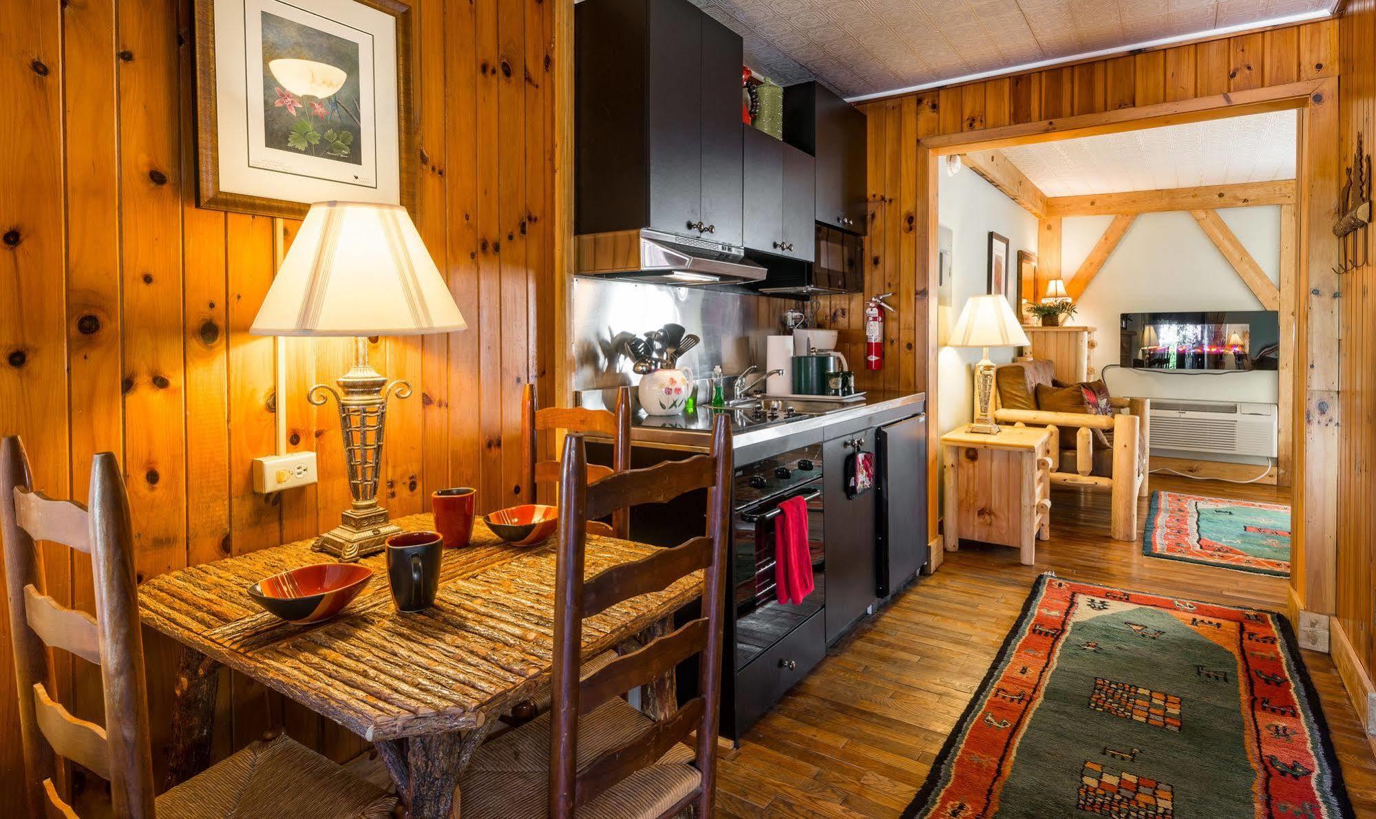 Hemlock Inn Blowing Rock Bagian luar foto