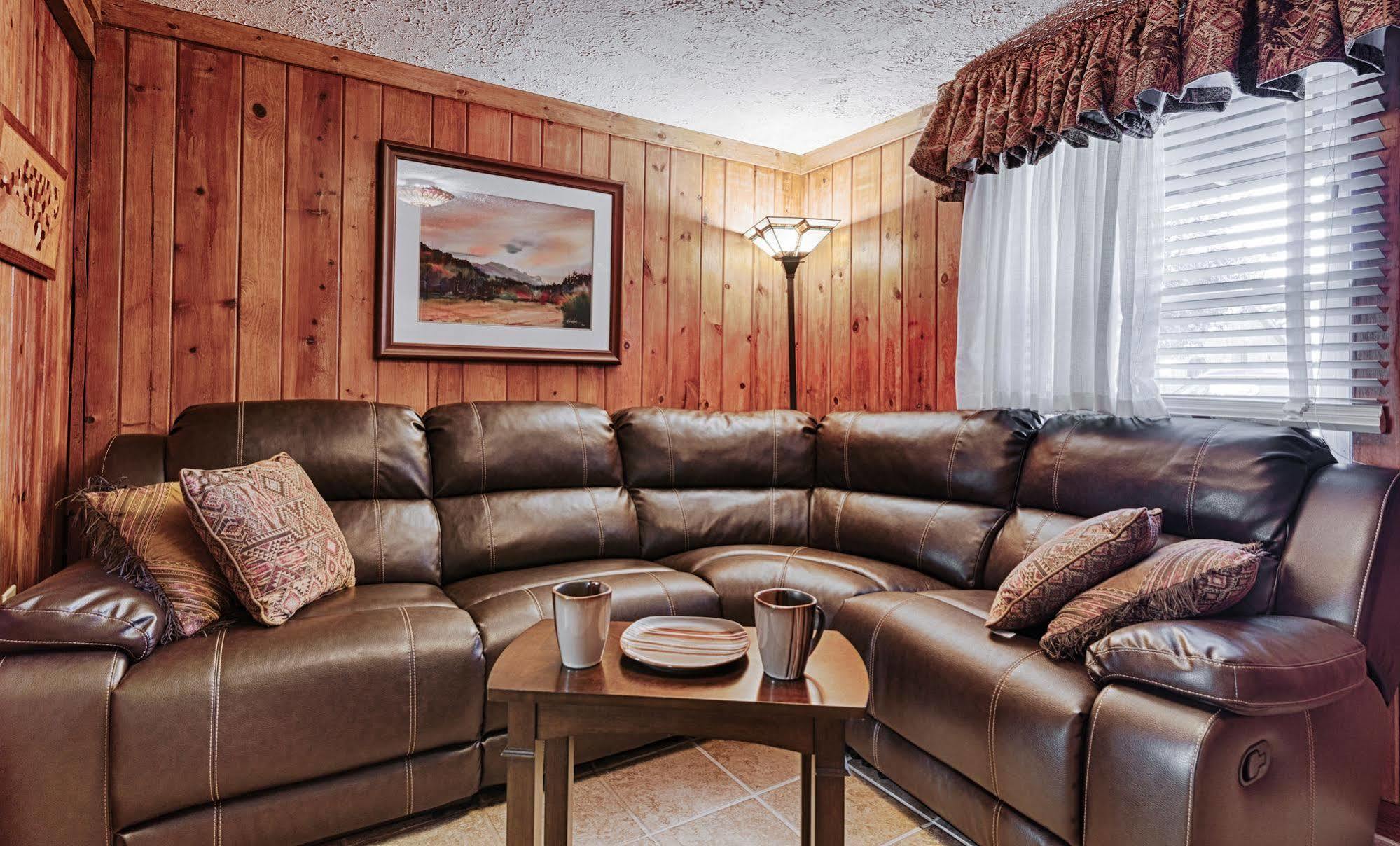 Hemlock Inn Blowing Rock Bagian luar foto